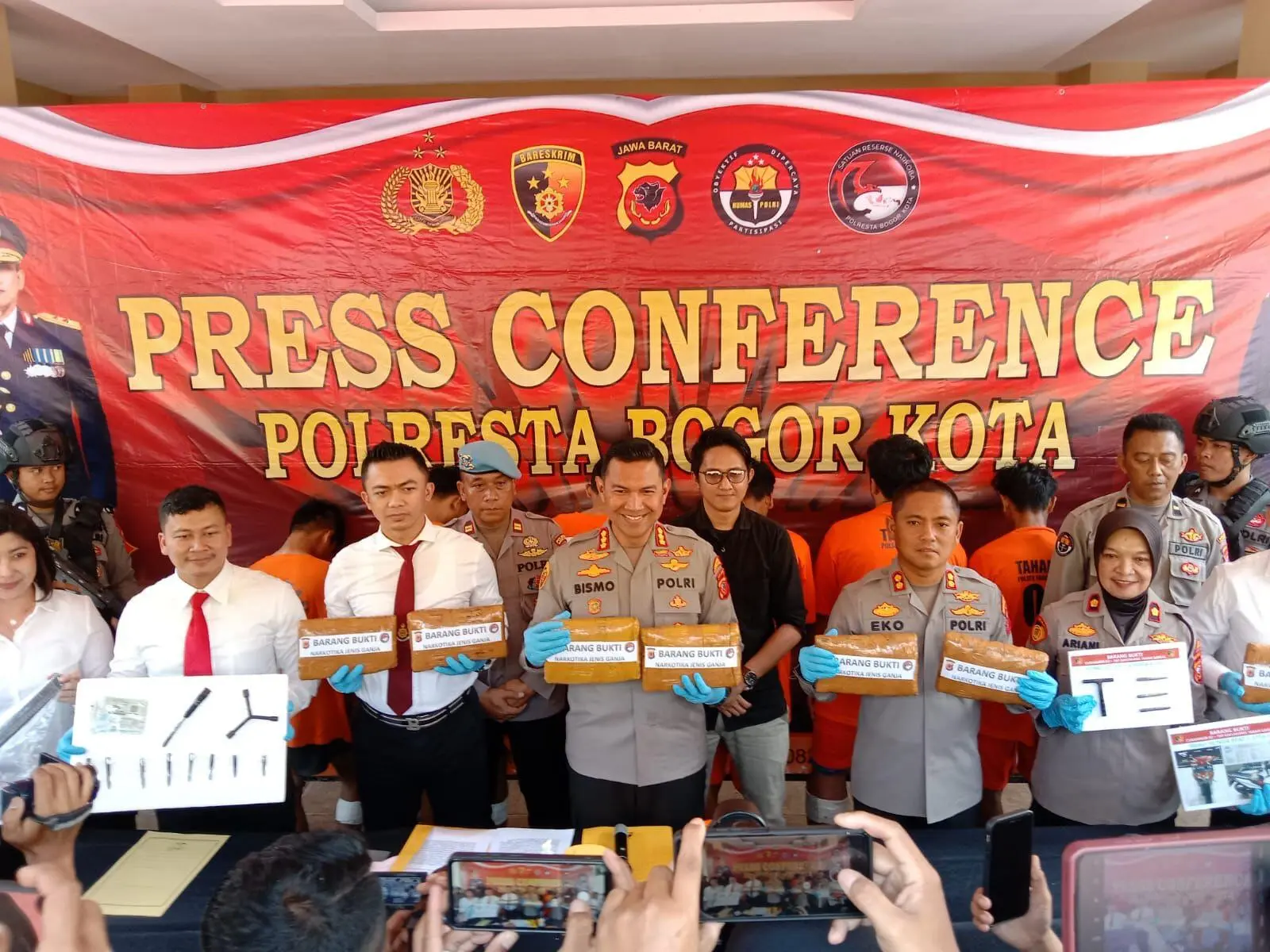 Satnarkoba Polresta Bogor Ringkus Pengedar Ganja Seberat 11 Kilogram