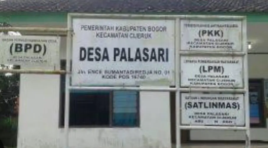 Kepala Desa Palasari Diduga Persulit Administrasi, Warga River Valley Ngadu ke LBH Yuris