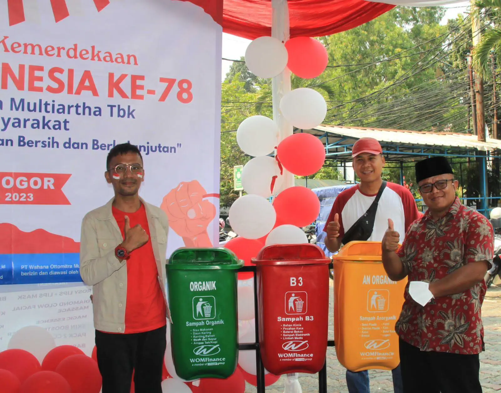 “WOM Finance” Cabang Kota Bogor Bagikan 10 Tempat Sampah dan Ajak Warga Meriahkan HUT RI ke 78