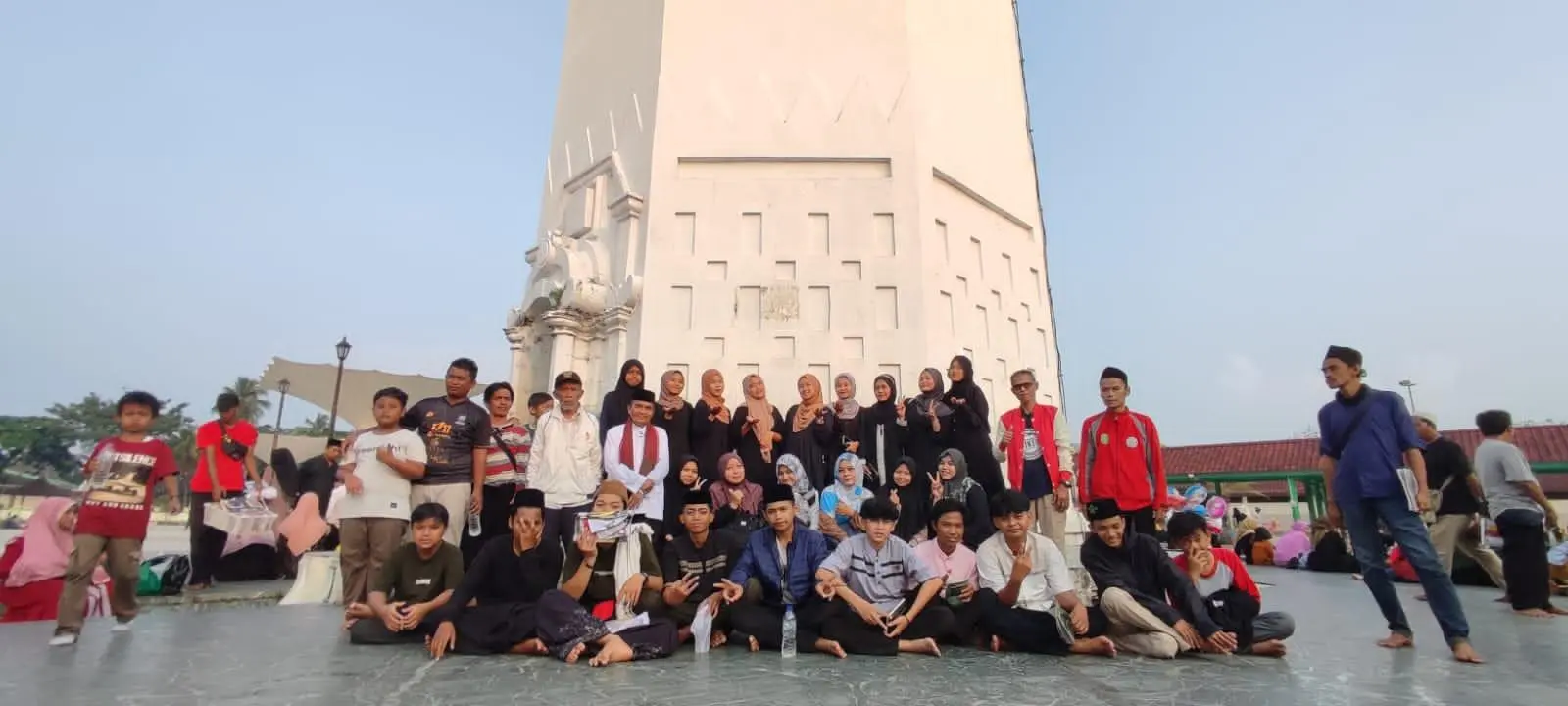 SMP Ma’arif Gelar Wisata Religi ke Banten