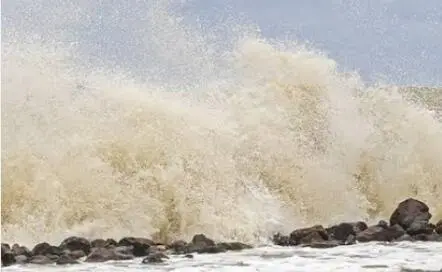 Masyarakat Diminta Waspada Hadapi Pasang Maksimum Air Laut