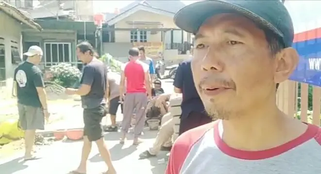 Menjadi Penyebab Banjir, Warga Rangkapan Jaya Gotong-royong Bangun Perbaiki Saluran Air