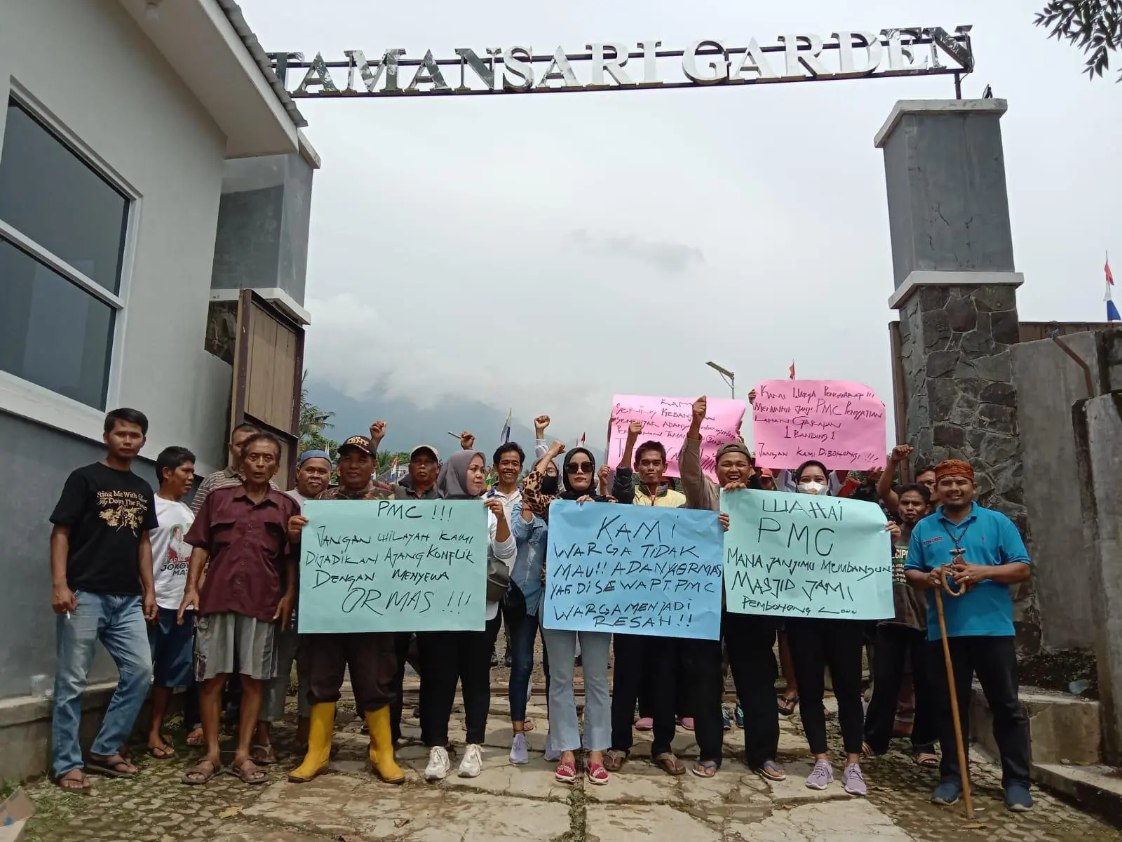 Gelar Aksi, Warga Calobak Berikan Tiga Tuntutan Untuk PT. PMC