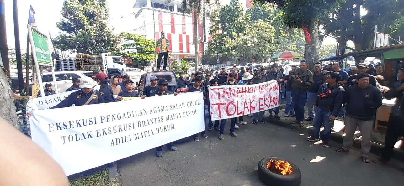 Menolak Eksekusi Lahan, Puluhan Pemuda Nasional Bogor Kembali Aksi di Pengadilan Agama Bogor