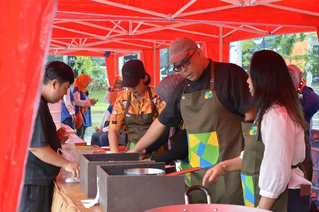 Jabar Bergerak Kota Bogor Gelar Cooking On The Street Sekaligus Berbagi