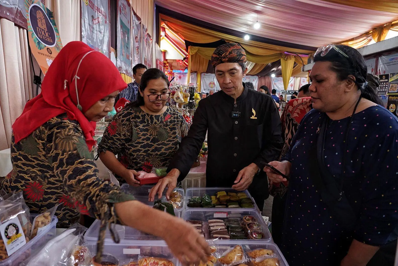 Bazaar Cap Go Meh Ditutup Dedi Rachim
