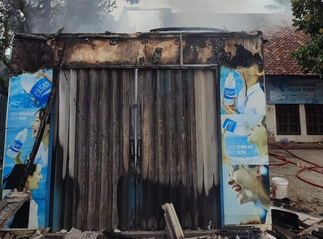 Toko Sembako di Depok Terbakar