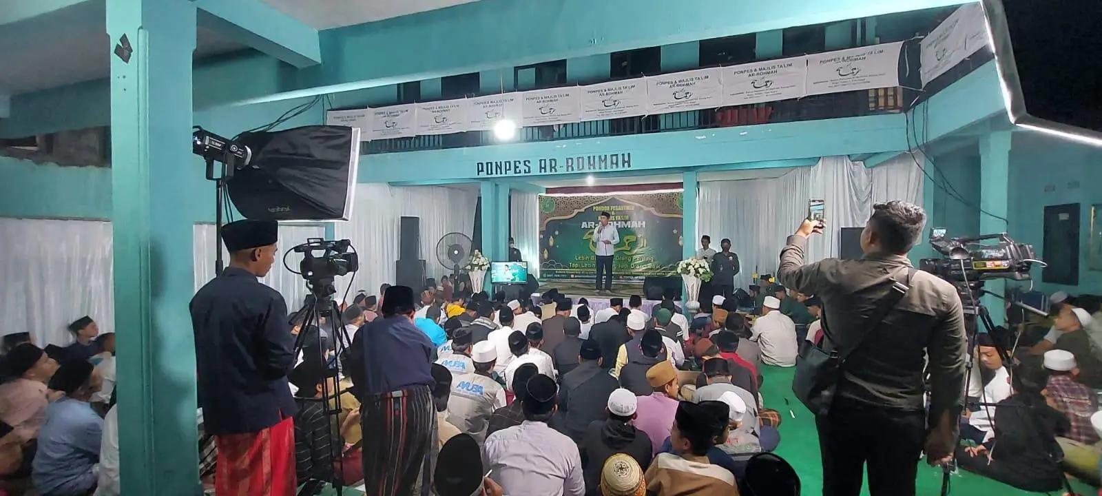 Isra Mi’raj di Ponpes Ar-Rohmah Meriah, Momen Kebersamaan Santri Ulama dan Pemerintah