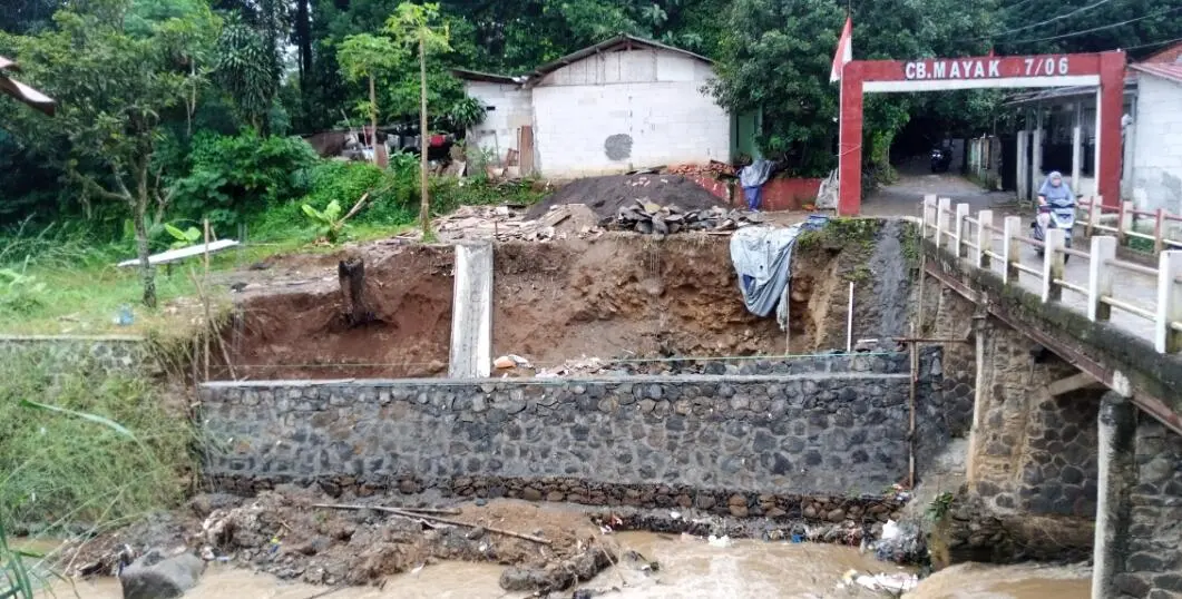 Pemdes Nagrak Optimis Selesaikan Pembangunan TPT Tepat Waktu