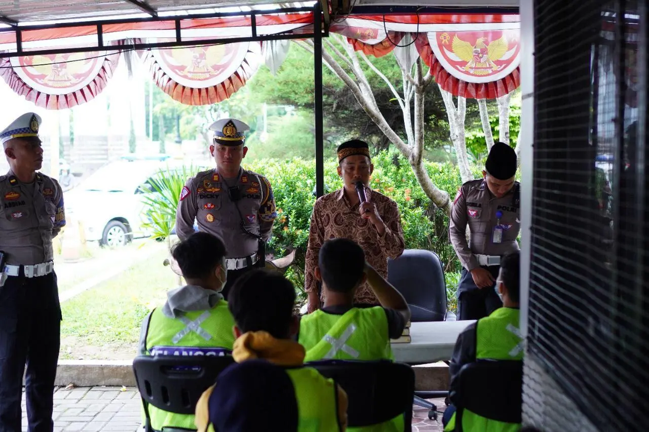 Satlantas Polres Bogor Tindak Pelanggar Lalu Lintas dengan Humanis dan Religi