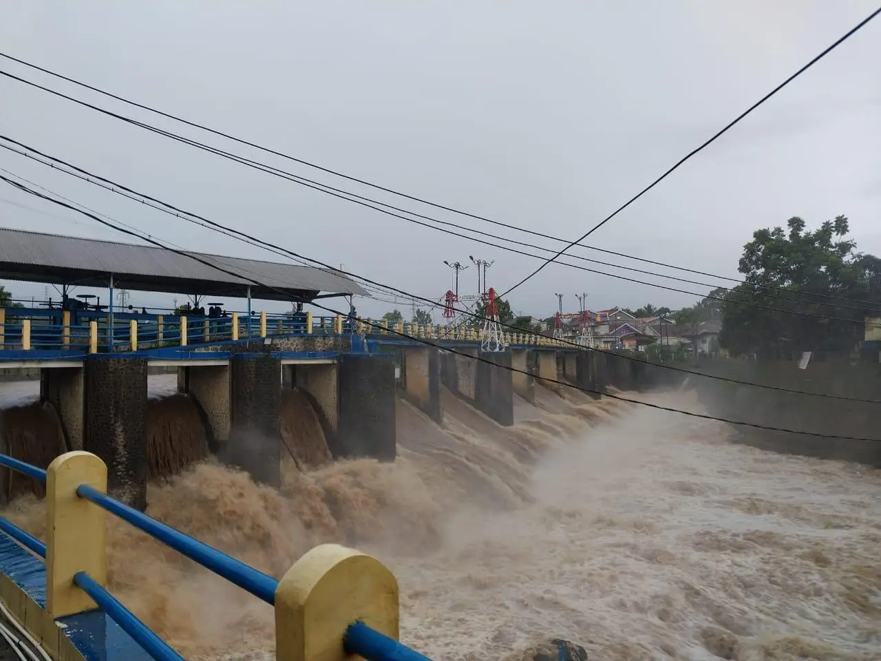 Hujan Merata di Kota Bogor Tinggi Muka Air Bendung Katulampa Siaga 3, Warga Bogor Diminta Selalu Waspada