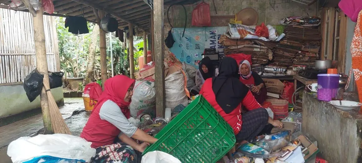 IRT Kampung Rancamaya Kembangkan Bank Sampah Demi Rupiah