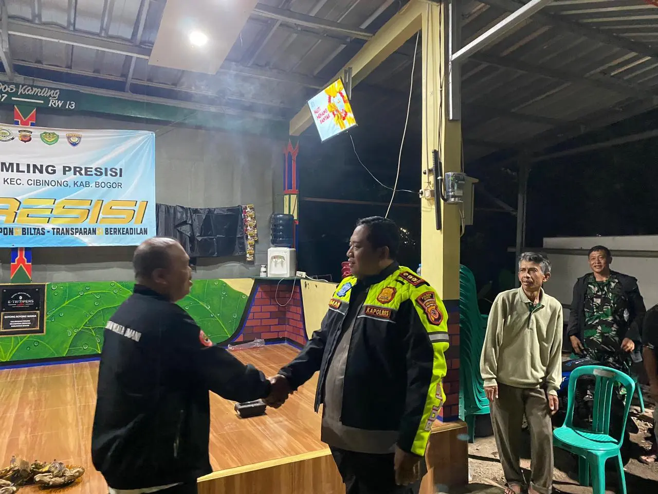 Jaga Situasi Kamtibmas, Kapolres Bogor Gelar Siskamling Bersama Warga