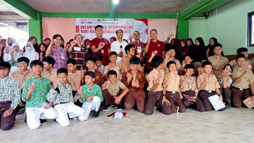 Insan Pers di Bogor Peringati Hari Hak Informasi Se-Dunia Lewat Kegiatan Sosial