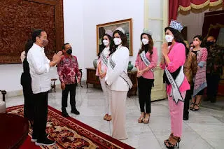 Presiden Jokowi Terima Kunjungan Puteri Indonesia 2022 dan Miss Universe 2021