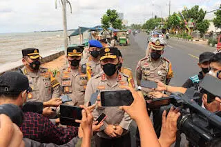 Arus Mudik Lancar, Kapolda Jatim Cek Pos Pelayanan di Tuban