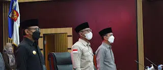 Raperda Pesantren dan Perumda Transportasi Pakuan Sah Jadi Perda