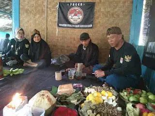 Keluarga Besar PNGKB Babakti di Situs Arca Domas