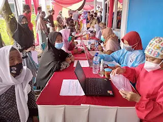 Warga Sukatani Antusias Ikuti Vaksin