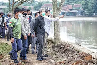 Cek Pembangunan Wisata Situ Gede, Dedie Minta Kontraktor Perhatikan Kualitas Pekerjaan