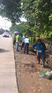 FKPL Kabupaten Bogor Tanam Pohon di Jalan Griya Bukit Jaya Gunung Putri