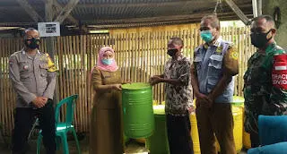 DLH Kabupaten Bogor Apresiasi Pelatihan Pembuatan Pot Pempers di Desa Naggung