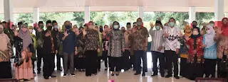 Pemkab Bogor Telah Mendistribusikan Seragam Khas Sekolah Bagi Siswa Miskin SD Tahun 2020