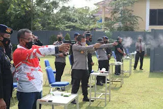 Kapolda Banten Buka Latihan Menembak Bersama