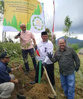 Program CSR, Mayora Gandeng Pemerintah Tanam 3000 Pohon di Cianjur