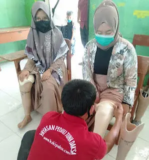 LKNU Cianjur Peduli Sosial Berikan 99 Kaki dan Tangan Palsu Kepada Warga