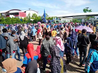 Tolak Omnibus Law, Ribuan Buruh di Cianjut Unjuk Rasa