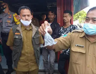 Kadinsos Cianjur Cek Langsung Informasi Beredarnya Beras Tercampur Biji Plastik