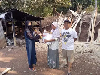 Peduli Sosial, Yayasan Rohania Bantu Keluarga Korban Kebakaran