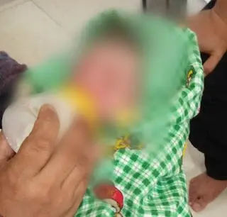 Tega..! Orang Tua Membuang Darah Dagingnya Sendiri