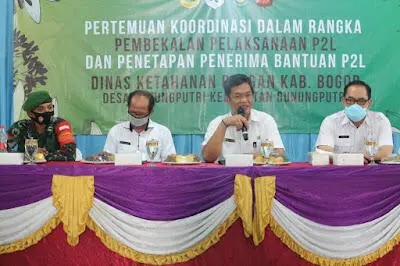 Pemdes Gunung Putri Adakan Rakor
