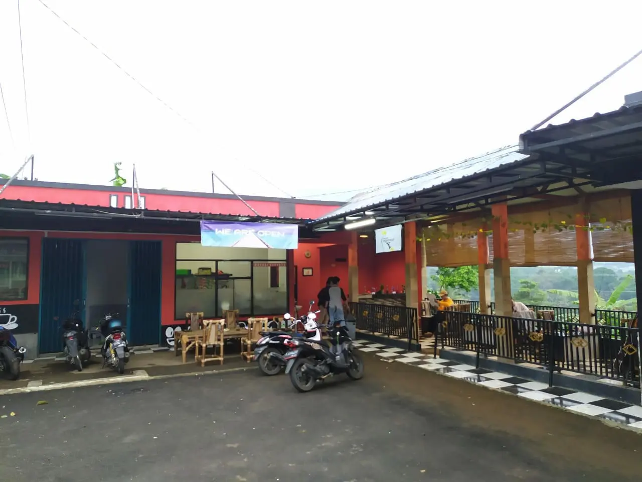 Berbisnis Karena Imbas Pandemi, Lima Pemuda Jualan Online Hingga Mampu Membuka Kedai