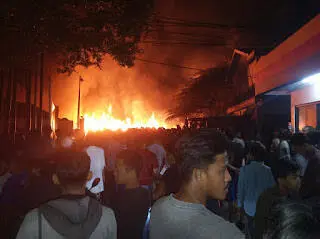 Tempat Pemotongan Kayu di Kp Babakan Desa Cikeas Dilahap Sijago Merah